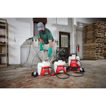MILWAUKEE M18 BBPFP2-301 zádový postřikovač SWITCH TANK Gen2, rozprašovač, bez nádrže, 1x aku + nabíječka, 4933498962
