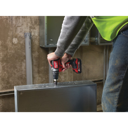 MILWAUKEE M18™ kompaktní bezkomutátorová vrtačka/šroubovák 4933448441