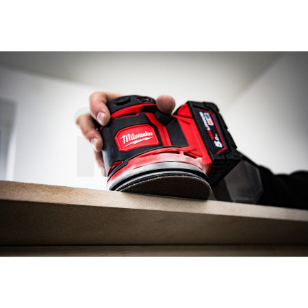 MILWAUKEE M18BOS125-502B - M18™ 125 mm excentrická bruska 4933464229