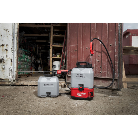MILWAUKEE M18™ SWITCH TANK™ 15 l nádrž na kapaliny na beton 4933471371