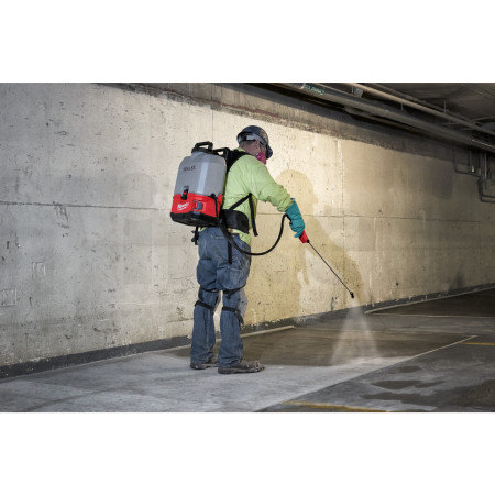 MILWAUKEE M18™ SWITCH TANK™ 15 l nádrž na kapaliny na beton 4933471371