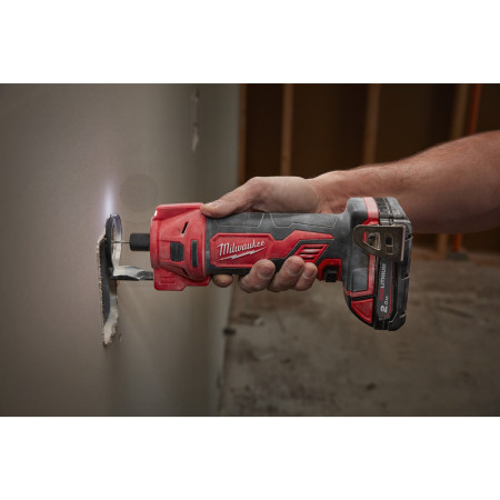 MILWAUKEE M18™ rotační frézka na sádrokarton 4933498009