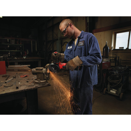MILWAUKEE M18 FUEL™ 125 mm úhlová bruska s kolébkovým spínačem 4933447615