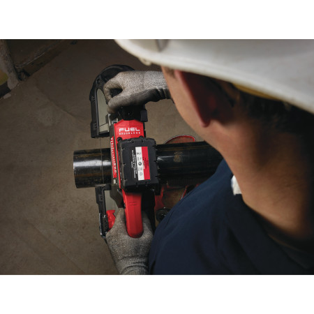 MILWAUKEE M18 FUEL™ hlubokořezná pásová pila 4933447165