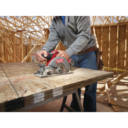 MILWAUKEE M18 FUEL™ 55 mm okružní pila na dřevo a plast 4933446235