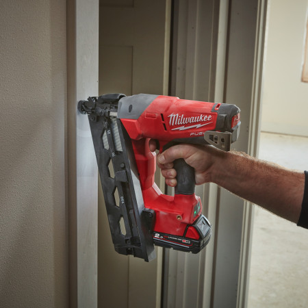 MILWAUKEE M18 FUEL™ 16 GA úhlová hřebíkovačka 4933451569