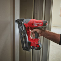 MILWAUKEE M18 FUEL™ 16 GA úhlová hřebíkovačka 4933451569