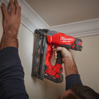 MILWAUKEE M18 FUEL™ 16 GA úhlová hřebíkovačka 4933451569