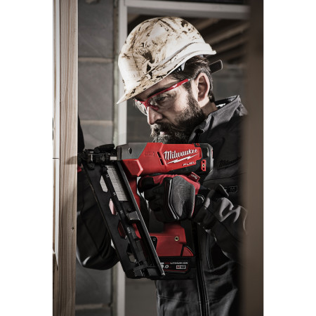 MILWAUKEE M18 FUEL™ 16 GA úhlová hřebíkovačka 4933451569