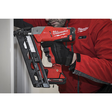MILWAUKEE M18 FUEL™ 16 GA úhlová hřebíkovačka 4933451570