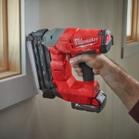 MILWAUKEE M18 FUEL™  truhlářská hřebíkovačka 18 GA 4933451574