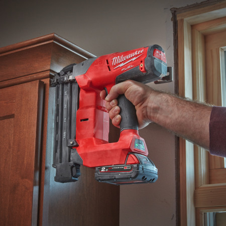MILWAUKEE M18 FUEL™  truhlářská hřebíkovačka 18 GA 4933451574