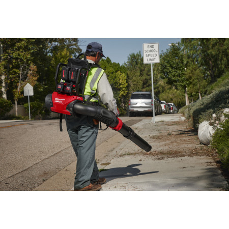 MILWAUKEE M18 FUEL™ zádový fukar na dva akumulátory 4933493212
