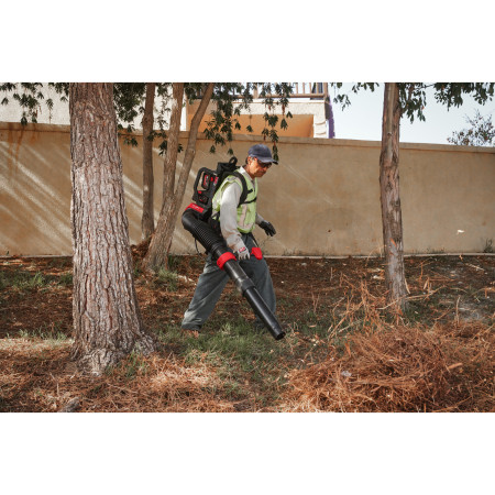 MILWAUKEE M18 FUEL™ zádový fukar na dva akumulátory 4933493212