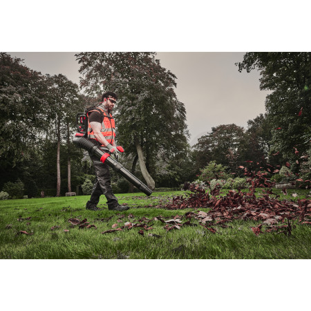 MILWAUKEE M18 FUEL™ zádový fukar na dva akumulátory 4933493214