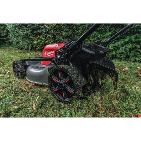 MILWAUKEE M18 FUEL™ 53 cm sekačka na trávu s pojezdem 4933479584