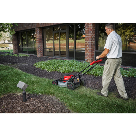MILWAUKEE M18 FUEL™ sekačka s pojezdem 46 cm na dva akumulátory 4933499214