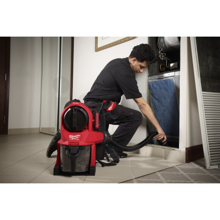 MILWAUKEE M18 FBPV2-0 FUEL zádový vysavač 4933500039