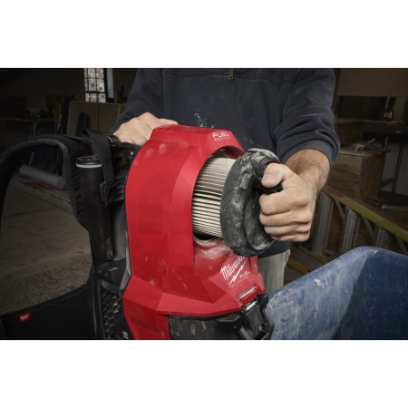 MILWAUKEE M18 FBPV2-0 FUEL zádový vysavač 4933500039