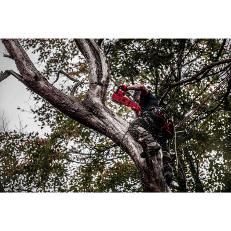 MILWAUKEE M18 FUEL™ řetězová pila s lištou 40 cm 4933499217