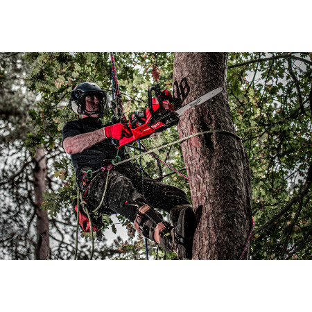 MILWAUKEE M18 FUEL™ řetězová pila s lištou 40 cm 4933499217