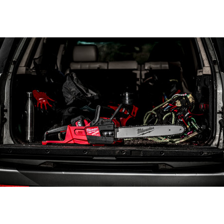 MILWAUKEE M18 FUEL™ řetězová pila s lištou 40 cm 4933499217
