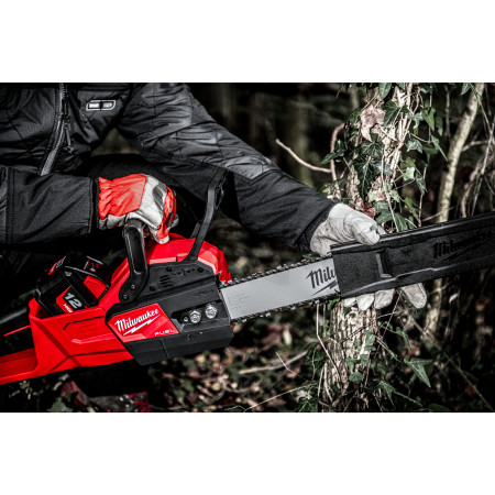 MILWAUKEE M18 FUEL™ řetězová pila s lištou 40 cm 4933499217