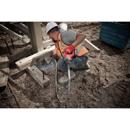 MILWAUKEE M18 FUEL™ Jehlový ponorný vibrátor na beton s kabelem 2,4 m 4933479599