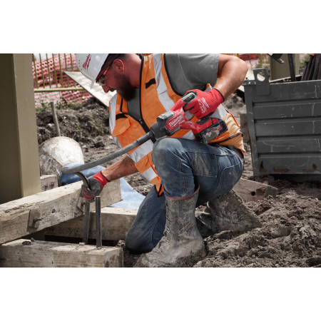 MILWAUKEE M18 FUEL™ Jehlový ponorný vibrátor na beton s kabelem 2,4 m 4933479600