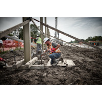 MILWAUKEE M18 FUEL™ Jehlový ponorný vibrátor na beton s kabelem 2,4 m 4933479600