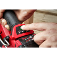 MILWAUKEE M18 FUEL™ 34° konstrukční hřebíkovačka 4933493924