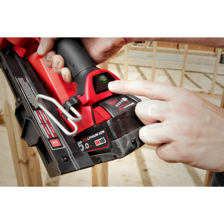 MILWAUKEE M18 FUEL™34° konstrukční hřebíkovačka (pouze sekvenční režim) 4933478302