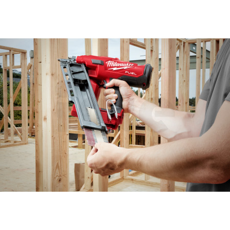 MILWAUKEE M18 FUEL™34° konstrukční hřebíkovačka (pouze sekvenční režim) 4933478302
