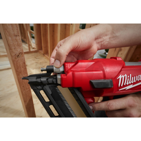 MILWAUKEE M18 FUEL™34° konstrukční hřebíkovačka (pouze sekvenční režim) 4933478302