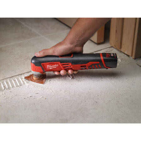 MILWAUKEE M12™ kompaktní multifunkční nářadí 4933427180
