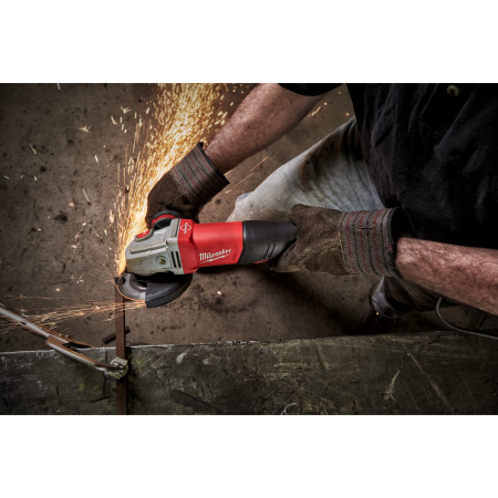 MILWAUKEE 1250 W úhlová bruska s AVS a pádlovým spínačem 4933464998