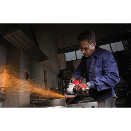 MILWAUKEE 1550 W 150 mm úhlová bruska s AVS 4933428127