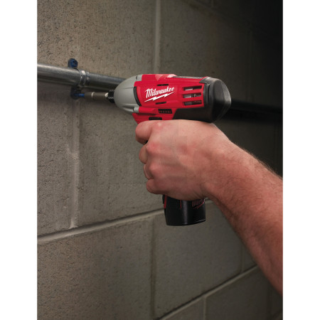 MILWAUKEE M12™ rázový utahovák 4933411080