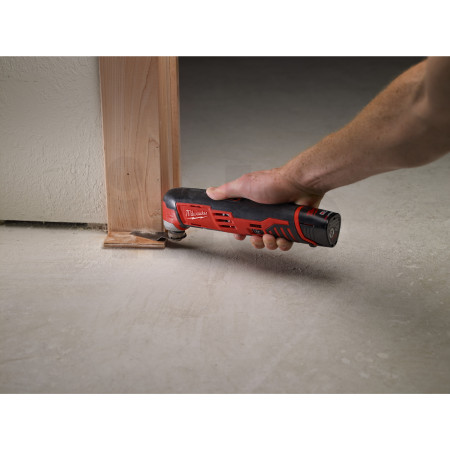 MILWAUKEE M12™ kompaktní multifunkční nářadí 4933471393