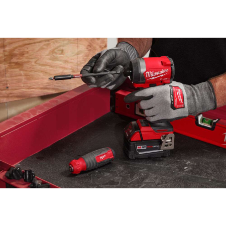 MILWAUKEE Multibitový šroubovák 14 v 1 Shockwave 4932498174