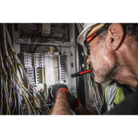 MILWAUKEE IR PL Svítilna s integrovaným akumulátorem USB 250 lumenů 4933478705