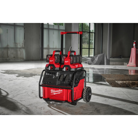 MILWAUKEE Napájecí zdroj ROLL-ON™ 7200/ 3600 W 2,5 kWh 4933492135