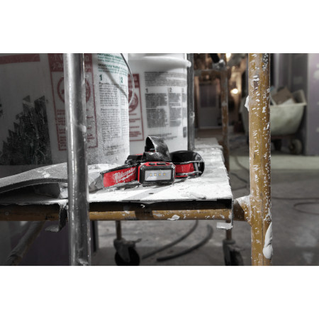 MILWAUKEE USB nabíjecí čelová lampa na přilbu 4933471390