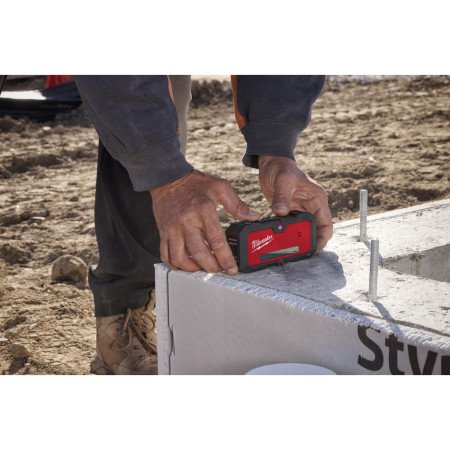MILWAUKEE M12™ zelený laser s automatickým zarovnáním 360° ve 3 rovinách 4933499003