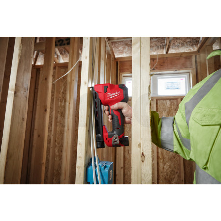 MILWAUKEE M12 BCST M12™ subkompaktní sponkovačka na kabely 4933480488
