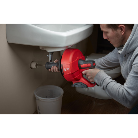 MILWAUKEE M12™ subkompaktní čistič potrubí se spirálou o průměru 6 mm 4933451634