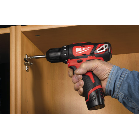 MILWAUKEE M12™ kompaktní vrtačka/šroubovák 4933441915