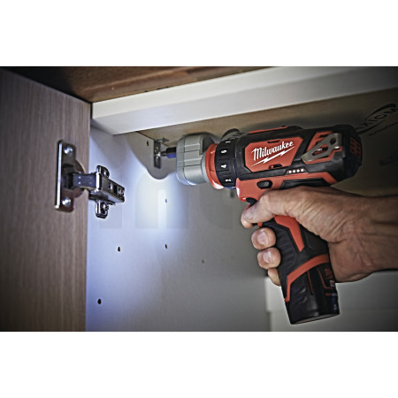 MILWAUKEE M12™ kompaktní vrtačka/šroubovák s rychlovýměnným sklíčidlem 4933447129