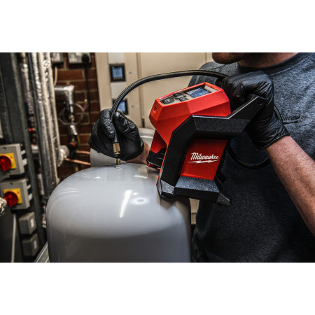 MILWAUKEE M12™ kompaktní kompresor 4933471398