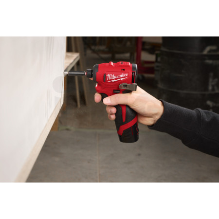 MILWAUKEE M12 BLIDRC-202C Aku kompaktní bezuhlíkový rázový utahovák 1/4" HEX 4933499690